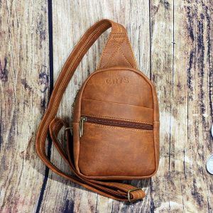 Túi đeo chéo Unisex CNT MQ23 Bò Đậm